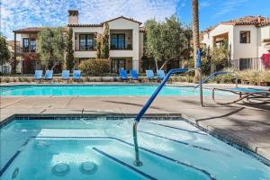 3 Bedroom Condo with Pool View in Gated Resort