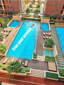 Monarch Parksuites 2BR Deluxe 4 Family beds