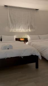 Itaewon Namsan House Free Hanbok Experience for Couples 10-min walk to Namsan Park 15-min walk to Noksapyeong Station