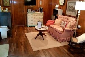 Romantic Suite Rental with Terrace and Chimenea near Gatlinburg, Tennessee