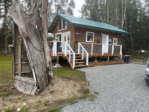 Delightful Waterfront Cabin near the Chugach National Forest, Alaska