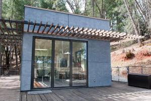 Stunning and Secluded Lakeside Getaway in the Grass Valley of California