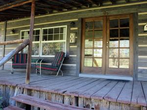 Riverfront Cabin Rental for Four near Crater Lake National Forest, Oregon