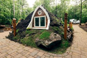 Luxurious and Carbon Neutral Hobbit House with Private Hot Tub in Springvale, Maine, Perfect for a Relaxing Weekend Getaway