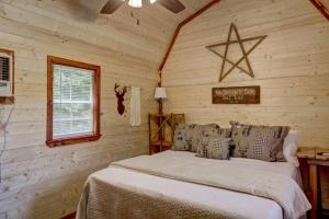 Mountain Glamping Cabin in Hayesville, North Carolina near the Appalachian Trail