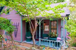 Beautifully Decorated Romantic Getaway in Eureka Springs, Arkansas - Ubytování bez kategorie ve městě Eureka Springs