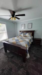 Charming Cabin in the Woods - Peaceful Glamping Spot near Owensville, Missouri