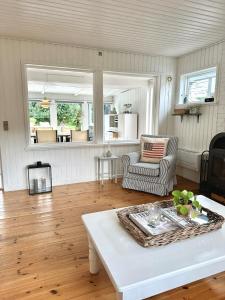 Cozy and spacious cottage close to the water