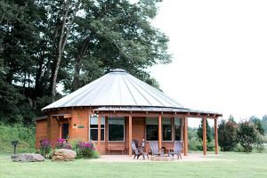 Deluxe Glamping Cabins at River Farm in Virginia