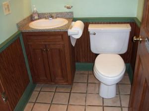 Vintage Caboose Rental in Historic Small Town near Springfield, Massachusetts