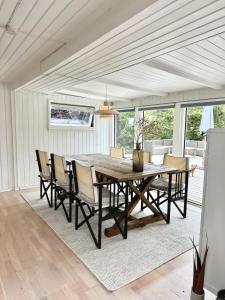 Cozy and spacious cottage close to the water