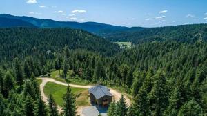 Secluded Cbin Rentl for Fmily Getwy in Coeur dAlene, Idho