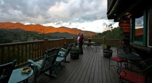 Deluxe Bed and Breakfast Getaway in Great Smoky Mountains near Leicester, North Carolina