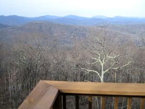 Cozy Cabin Rental with Stunning Views for Mountain Getaway in Boone, North Carolina