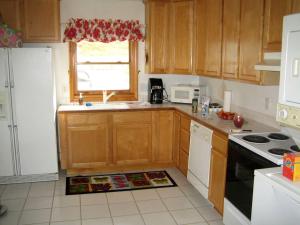 Cozy Cabin Rental with Stunning Views for Mountain Getaway in Boone, North Carolina