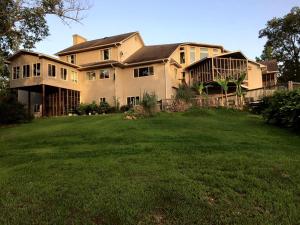 Spacious Cottage with Pool for an Exciting Getaway on Smith Lake in Alabama
