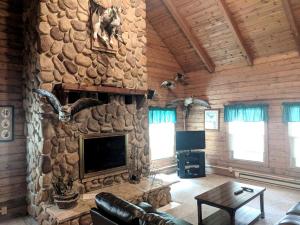 Spacious Vacation Cabin near Lac Qui Parle Lake in Dawson, Minnesota