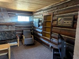 Rustic Two-Story Cabin Rental with Lake Access in Hayward, Wisconsin