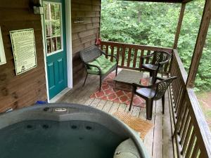 Luxury Cabin Rental with Beautiful Water Views near Charlotte, North Carolina