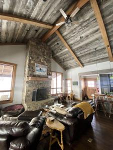 Charming Historic-Inspired Vacation Home with Mountain Views near Pony School House in Pony, Montana