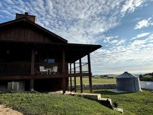 Charming Historic-Inspired Vacation Home with Mountain Views near Pony School House in Pony, Montana