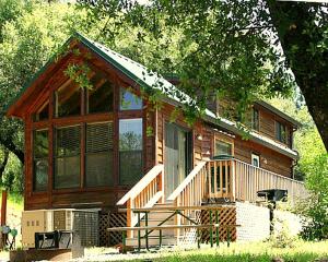 Cabin Vacation Rentals for Eight near Yosemite National Park