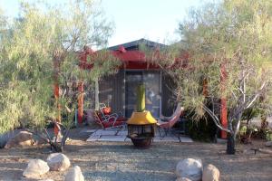 Beautifully Modern Cabin with 360-Degree Views of Joshua Tree, California