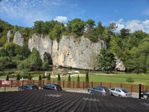 Pensiunea Gradia Șuncuiuș