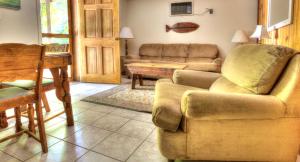 Luxurious and Modern One-Bedroom Cabin Rentals for Two in Somerset, Kentucky