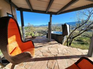 Desert Cabin with Amazing Indoor and Outdoor Areas in Arizona