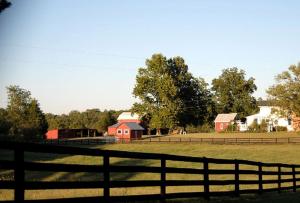 Remodeled Cabin Rental Built in 1790 near Scottsville, Virginia