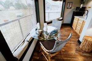 Luxurious Safari Tent for a Romantic Getaway in Cedar Bluff, Alabama