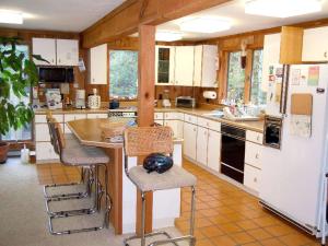 Family-Friendly Cabin in the Deerfield Valley of Mount Snow, West Dover Vermont