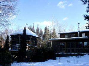 Family-Friendly Cabin in the Deerfield Valley of Mount Snow, West Dover Vermont