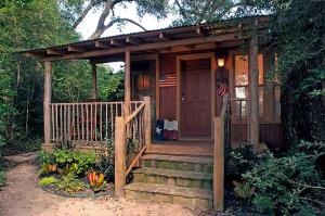 Secluded Cabin Rental with Jacuzzi for Romantic Weekend Getaway near Austin, Texas