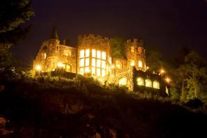 Regal Castle Suite for a Luxury Getaway to Lake George in Upstate New York