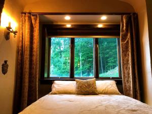 Regal Castle Suite for a Luxury Getaway to Lake George in Upstate New York