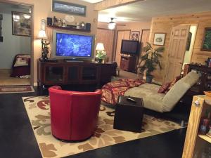 Secluded Log Cabin Apartment Nestled in Trees near Lake Lure, North Carolina