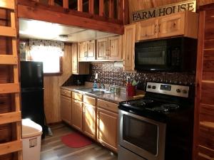 Cozy Cabin Rental on a Winery for a Romantic Weekend Getaway in Oklahoma