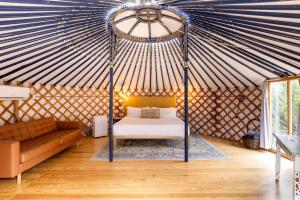 Gorgoeus Yurt for a Romatic Getaway in Wimberly, Texas