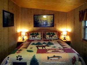 Rustic Cabin Perfect for a Romantic Getaway in Inverness, Florida