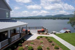 Impressive Family-Friendly Lake Cottage in The Berkshires, Massachusetts