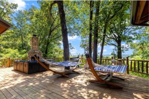 Waterfront Cabin with Barbecue in Langley, Oklahoma