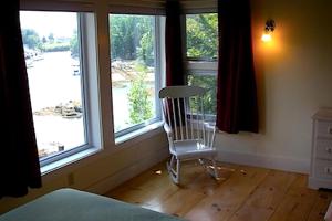 Pet Friendly Cottage with Stunning Views in Boothbay Harbor, Maine