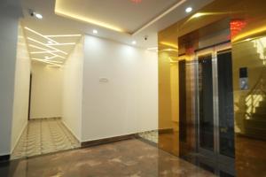 HOTEL KINGS PARADISE BANQUET & LAWN, Airport