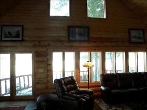 Island Cabin Rental with Fireplace and Pool Table near Voyageurs National Park, Minnesota