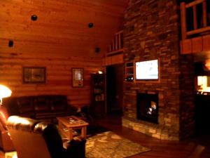 Island Cabin Rental with Fireplace and Pool Table near Voyageurs National Park, Minnesota
