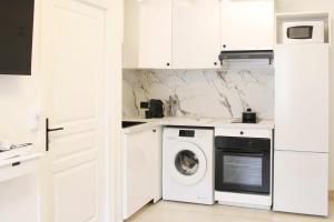 Modern apartment at the gates of Paris