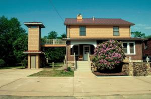 Charming Vacation Rental Perfect for Couples in Confluence, Pennsylvania