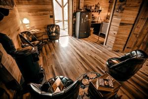 Luxury Cabin for Two with Beautiful River Views near Knoxville